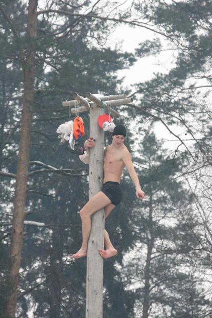 14 февраля 2010 года. Радищево. Масленица 2010. Ярмарочный столб.