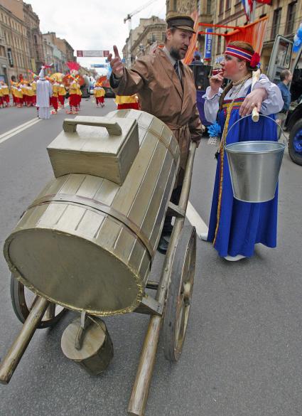 ежегодный санкт-петербургский карнавал в честь дня города
27.05.2006