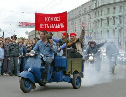 ежегодный санкт-петербургский карнавал в честь дня города
27.05.2006