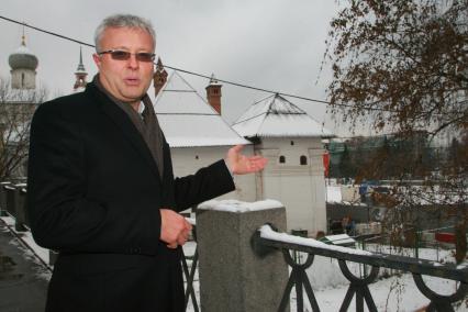 Российский предприниматель, бизнесмен Александр Лебедев недалеко от Кремля. 13 декабря 2007 года.