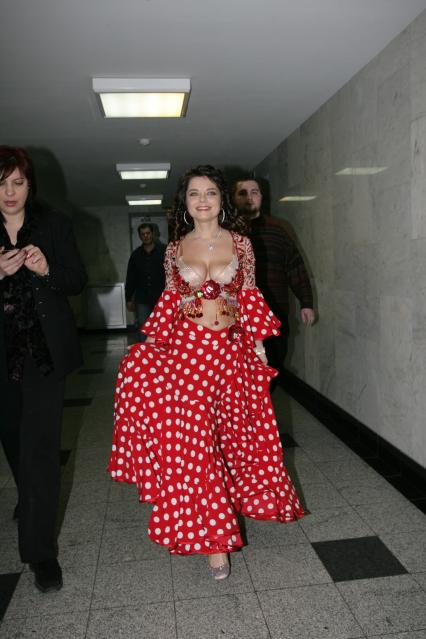 8 марта 2007 года. Кремлевский дворец. Шоу Валентина Юдашкина. На снимке: певица Наташа Королева.