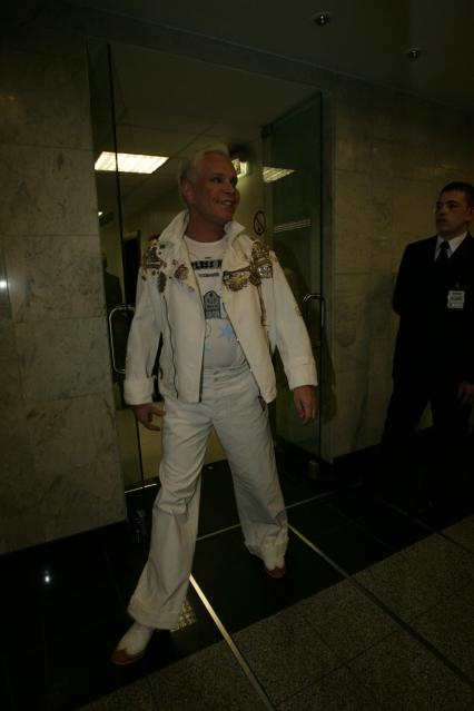 8 марта 2007 года. Кремлевский дворец. Шоу Валентина Юдашкина. На снимке: певец Борис Моисеев.