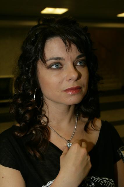 8 марта 2007 года. Кремлевский дворец. Шоу Валентина Юдашкина. На снимке: певица Наташа Королева.