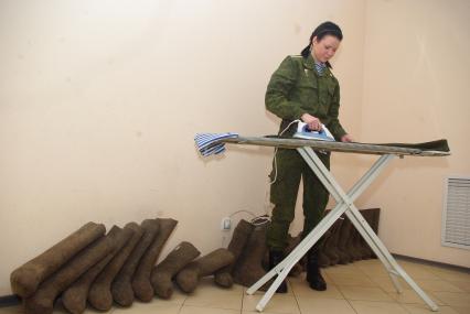 Девушки- курсанты 2 взвода рязанского десантного училища, Рязань, 18 февраля 2011 года. РВВДКУ, десантники, быт, казарма, армия, военная форма, женщины в армии