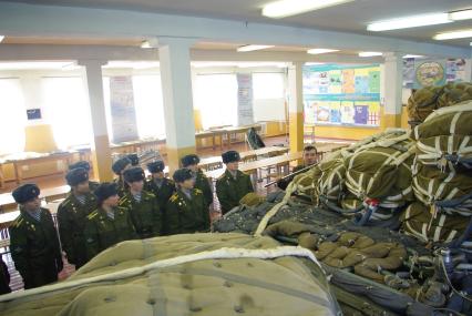 Девушки- курсанты 2 взвода рязанского десантного училища, Рязань, 18 февраля 2011 года. РВВДКУ, десантники, быт, учеба, занятия, армия, военная форма, женщины в армии