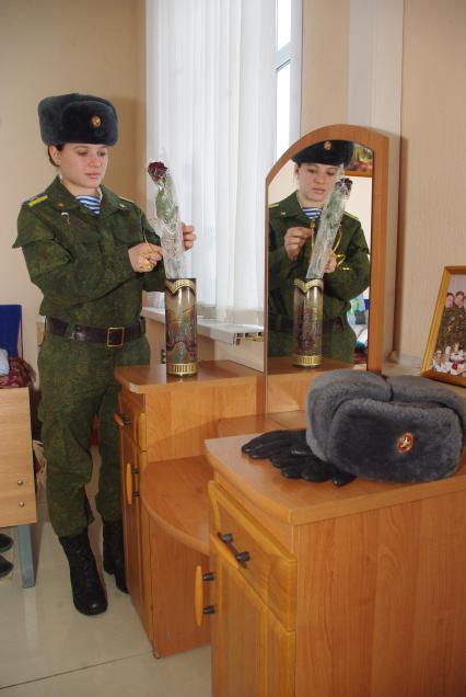 Девушки- курсанты 2 взвода рязанского десантного училища, Рязань, 18 февраля 2011 года. РВВДКУ, десантники, быт, казарма, армия, военная форма, женщины в армии