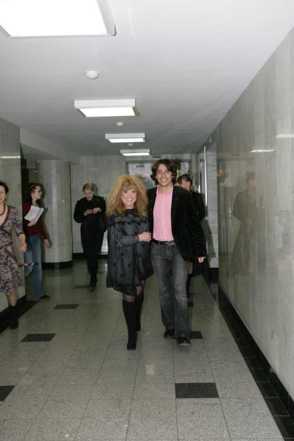 8 марта 2007 года. Кремлевский дворец. Шоу Валентина Юдашкина. На снимке: Алла Пугачева и Максим Галкин.