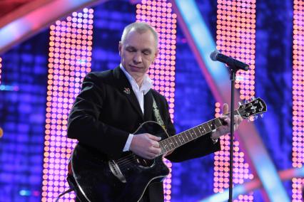 Съемки программы ДОБРЫЙ ВЕЧЕР С МАКСИМОМ 19 Февраля 2011 года. На фото: Александр Ф. Скляр - музыкант