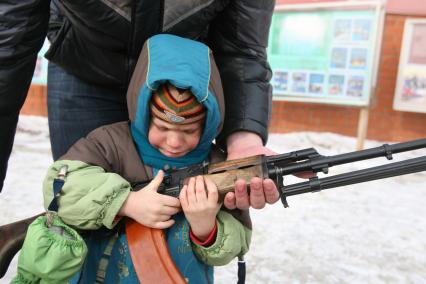 Военно -спортивная игра \"Вперед, мальчишки\", Москва, 26 февраля 2011 года.