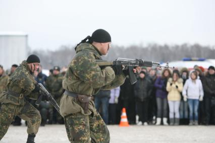 Военно -спортивная игра \"Вперед, мальчишки\", Москва, 26 февраля 2011 года.