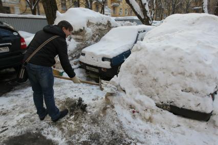 21 февраля 2011г. Машины занесенные снегом, машина в снегу