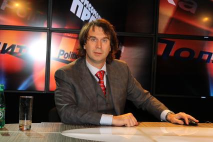 Российский продюсер, политик и предприниматель Сергей Лисовский на телевидение радио КП. 4 марта 2011 года.