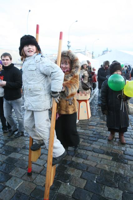 Масленица на Васильевском спуске, Москва, 5 марта 2011 года.