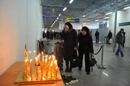 4 марта 2011. Панихида по погибшим от взрыва в аэропорту ДОМОДЕДОВО. Теракт, траур.