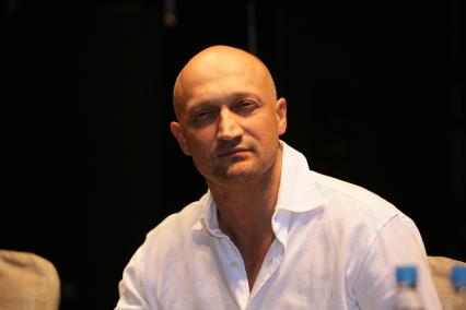 Гоша Куценко отмечает свой день рождения и выпуск музыкального альбома МАЙ ВОРЛД. На снимке: актер Гоша Куценко. 19 мая 2010 года.