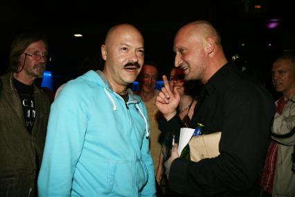Актер и режисер Федор Бондарчук и актер Гоша Куценко на презентации альбома Гошы Куценко МАЙ ВОРЛД. 19 мая 2010 года.
