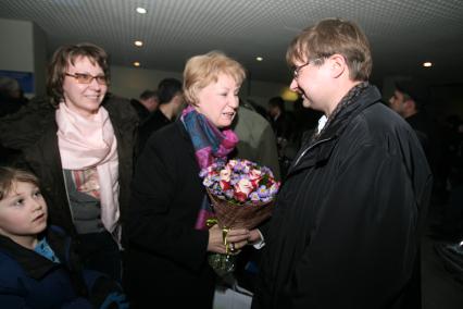 Прилет туристов из Токио в Домодедово, Москва, 13 марта 2011 года