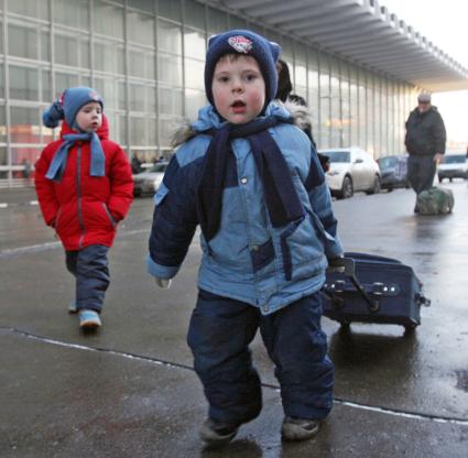 Такси на Курском вокзале, Москва, 3 марта 2011 года.