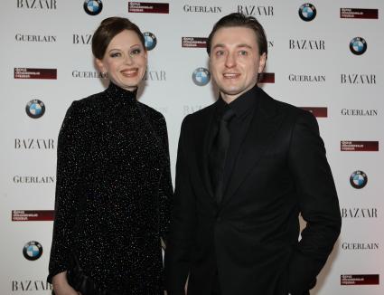 Пятилетие фонда ОБНАЖЕННЫЕ СЕРДЦА. На снимке: актриса Ирина Безрукова и актер Сергей Безруков. 24 марта 2011 года.
