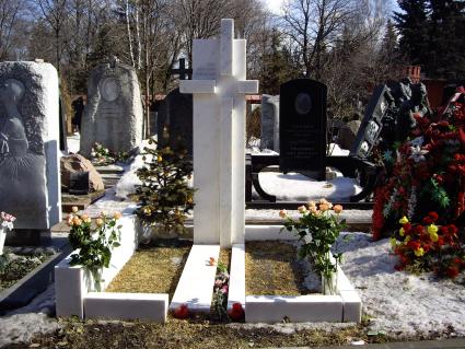 30 марта 2011 года. Россия,  Москва. Новодевичье кладбище могила великого актера Олега Янковского.