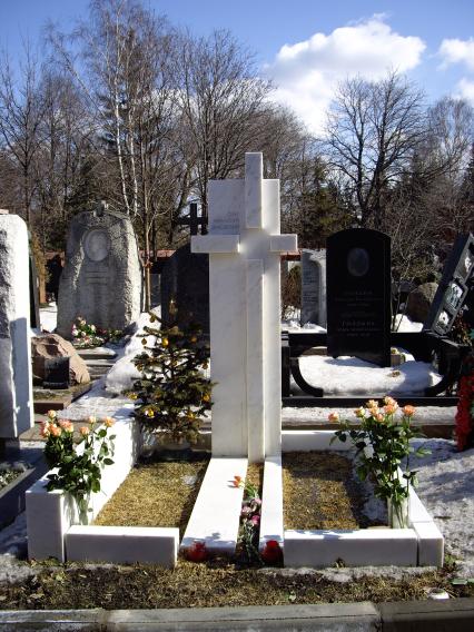 30 марта 2011 года. Россия,  Москва. Новодевичье кладбище могила великого актера Олега Янковского.