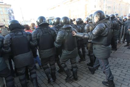 31 марта 2011 года. Россия,  Москва. Митинг оппозиции с Триумфальной площади на Пушкинскую.