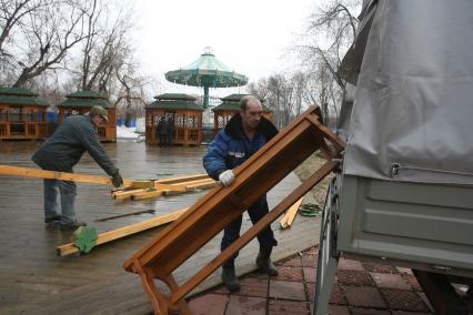 Центральный парк имени Горького- начало благоустройства и реконструкции, Москва, 12 апреля 2011 года