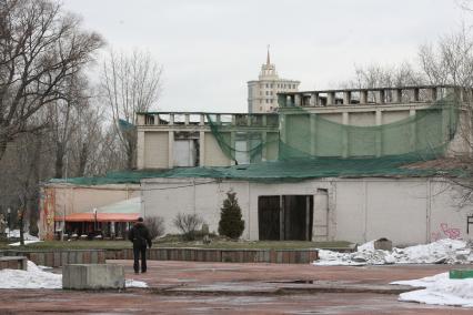 Шестигранник, центральный парк имени Горького- начало благоустройства и реконструкции, Москва, 12 апреля 2011 года