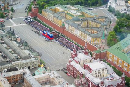 Репетиция парада победы на Красной Площади, вид с самолета, Москва, 6 мая 2010 года,