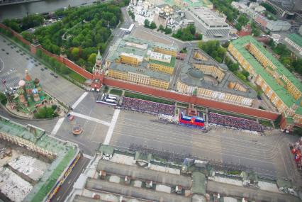 Репетиция парада победы на Красной Площади, вид с самолета, Москва, 6 мая 2010 года,