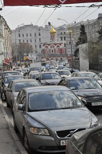 \\\"Глухая\\\" пробка в историческом центре Москвы, на Лубянском проезде. (14.04.2010)