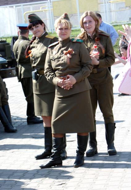 Москва 09 мая 2010 год. Празднование 9 мая. День победы. Военная форма ВОВ, солдаты.