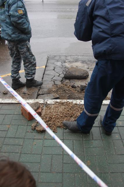 12 апреля 2011г. В Москве на улице Рябиновая произошел взрыв. Взрыв произошел на остановке общественного транспорта.