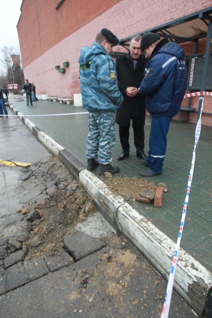 12 апреля 2011г. В Москве на улице Рябиновая произошел взрыв. Взрыв произошел на остановке общественного транспорта.