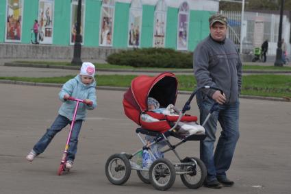 Отдых в парке Измайлово, Москва, 5 мая 2011 года