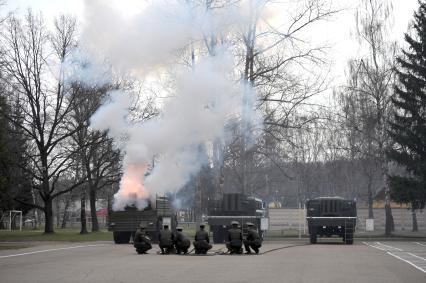 Военные машины для запуска салюта, Москва, 28 апреля 2011 года