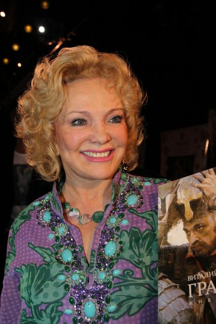 Вручение премии от Лены Лениной. На снимке: певица Екатерина Шаврина. 12 апреля 2011 года.