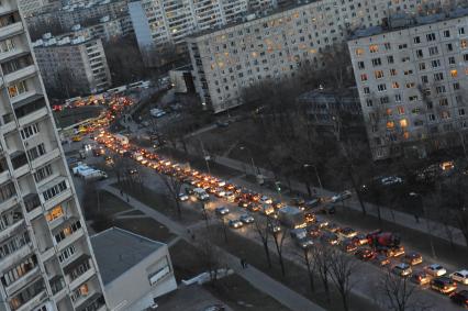 20 апреля 2011 год.Россия, Москва. Вечерняя Москва. Автомобильные пробки.