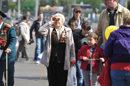 Празднование Дня Победы в ЦПКиО им. Горького, Москва, 9 мая 2011 года