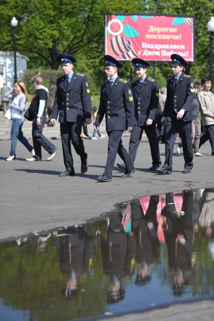 Празднование Дня Победы в ЦПКиО им. Горького, Москва, 9 мая 2011 года