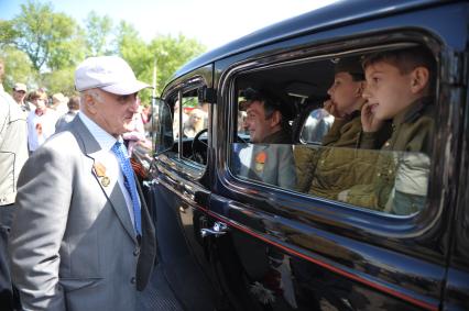 Празднование Дня Победы в ЦПКиО им. Горького, Москва, 9 мая 2011 года