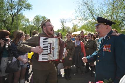 Празднование Дня Победы в ЦПКиО им. Горького, Москва, 9 мая 2011 года