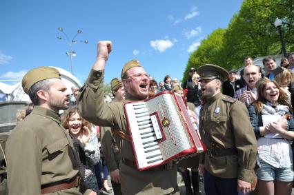 Празднование Дня Победы в ЦПКиО им. Горького, Москва, 9 мая 2011 года