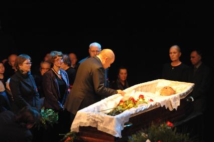 05 мая 2011г. Похороны актера Александра Лазарева-старшего.