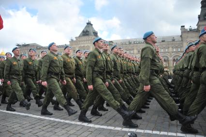 09 мая 2011г. Москва. Красная площадь. Парад, посвященный 66-й годовщине Победы в Великой Отечественной войне.