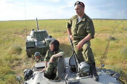 Учения. Армия. Военная подготовка. Боевая техника. Танк. Полигон. Танкист. 24 мая 2011 г.