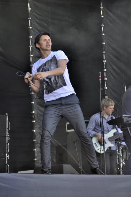 Ренарс Кауперс, солист латвийской группы Брейнсторм (Breinstorm). Выступление на фестивале Мaxidrom-2011 в Тушино. 28 мая 2011 г.