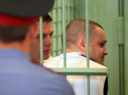 Суд над бандой фашистов Боровикова-Воеводина. Спб. На снимке: заключенные под стражу участники банды. 14 июня 2010 года.