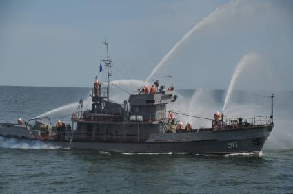 Каспийская флотилия. Военно-морская флотилия. Каспийское море.  Пожарные учения. 26 мая 2011 г.