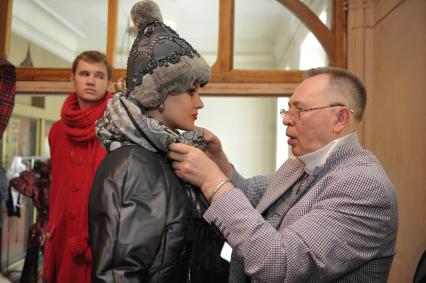 Вячеслав Зайцев в основанном им музее ситца в городе Иваново, Иваново, 27 мая 2011 года